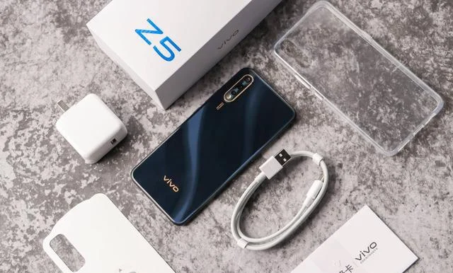 这款手机满满的回忆，vivo Z5极速幻影版X梦幻西游礼盒赏析（梦幻西游sf手机版贴吧论坛）大话