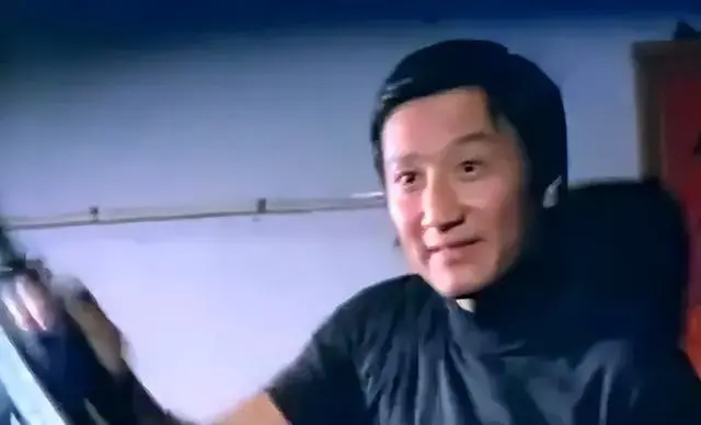 《窄梯》（1972）