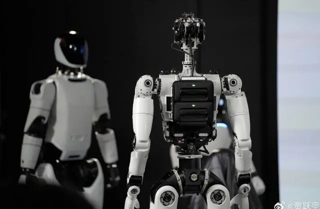 贾跃亭发布Futurist 2027人形机器人