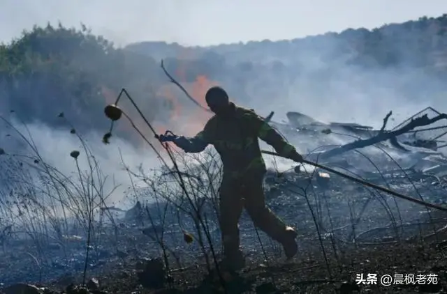 真主党的频繁攻击在以色列北部引发了大火，很多平民被迫撤离北部