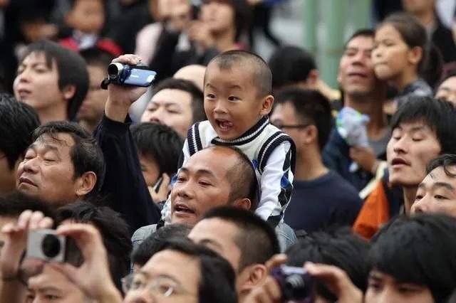 一年减少85万，中国人口进入负增长后，该如何应对？