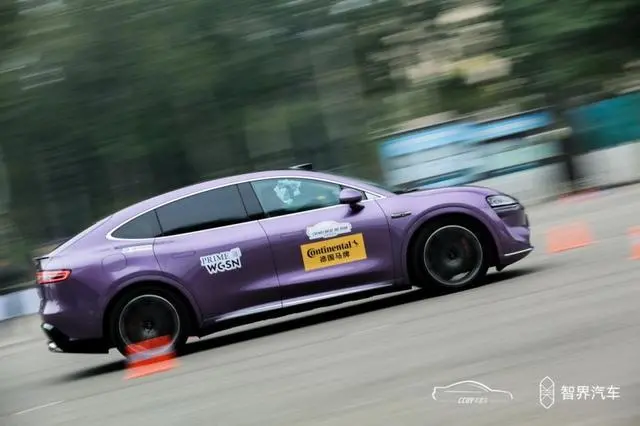 智界亮相中国年度车双城盛典 品牌2.0实力获专业媒体集中检验 智界亮相中国年度车双城盛典 品牌2.0实力获专业媒体集中检验