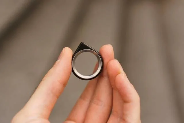 苹果公布智能戒指专利 可作为混合现实头显辅助设备