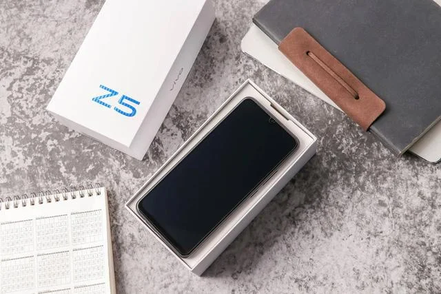 这款手机满满的回忆，vivo Z5极速幻影版X梦幻西游礼盒赏析（梦幻西游sf手机版贴吧论坛）大话