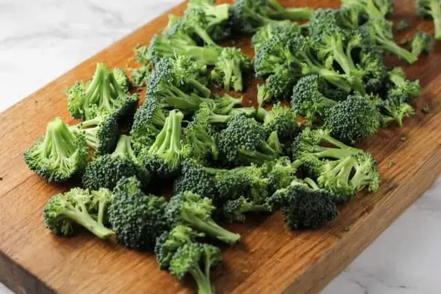 西兰花怎么做好吃？6种不一样的西兰花做法，简单美味又营养-西兰花怎么炒好吃