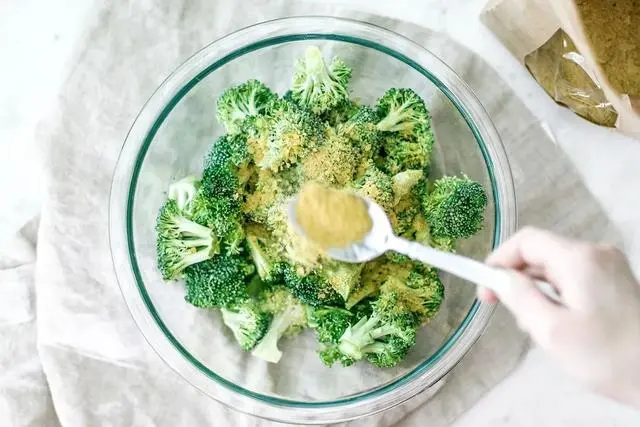 西兰花怎么做好吃？6种不一样的西兰花做法，简单美味又营养-西兰花怎么炒好吃