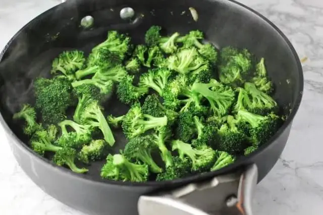 西兰花怎么做好吃？6种不一样的西兰花做法，简单美味又营养-西兰花怎么炒好吃