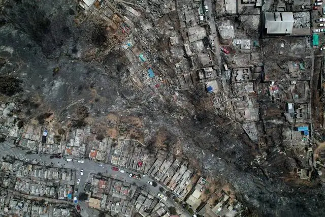 这是2月8日无人机拍摄的智利比尼亚德尔马市火灾受灾情况。新华社发