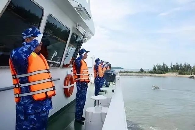 【越南海警船赴菲律宾交流经验】