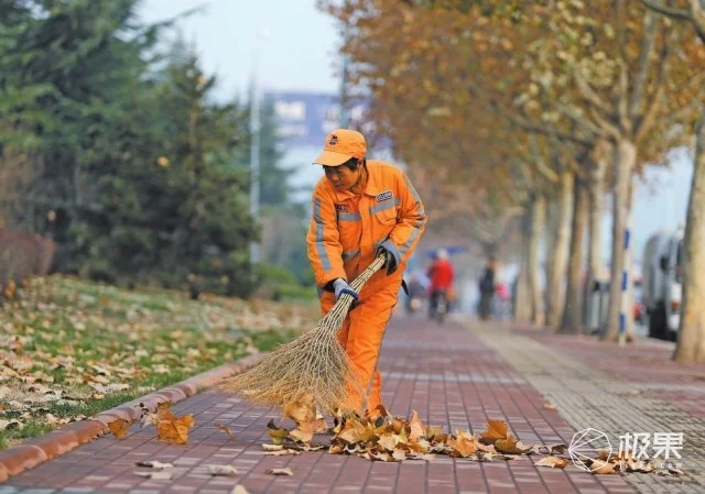 从侃爷到余文乐，你爸妈都嫌弃的“搬砖”服又火了，懒人逆袭变潮全靠它……（大话西游2端游搬砖）大话西游发布站