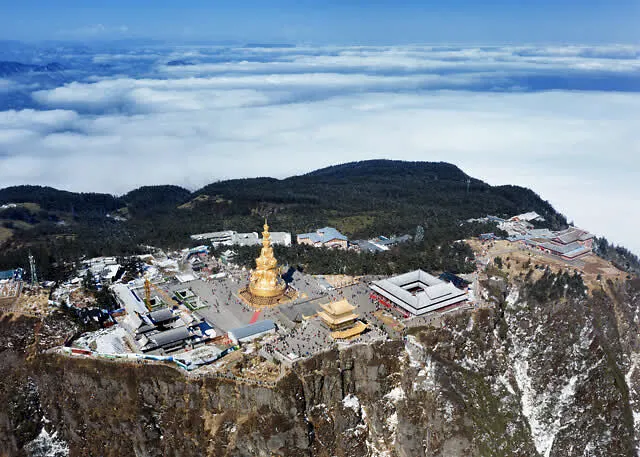 “预约旅游”热度九寨沟、峨眉山进前十，5月2日迎峰值（峨眉出发九寨沟自驾游路线）