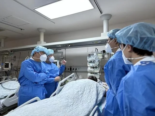 重症监护病房满负荷运转