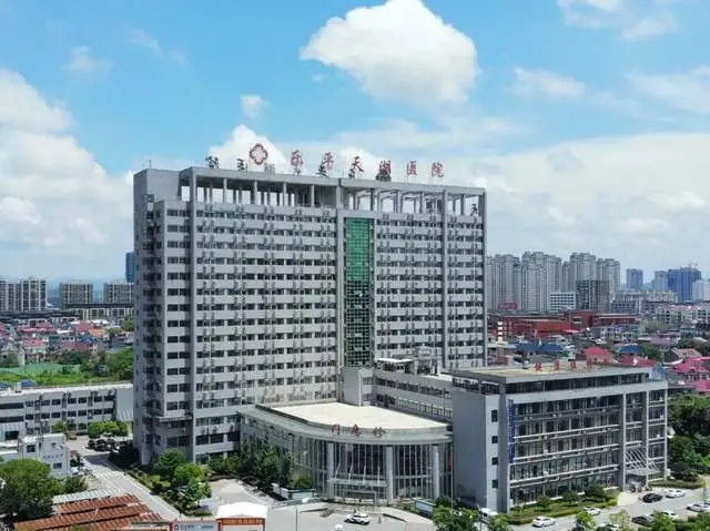 江西一医院解聘全体职 24小时救援电话已无人接听