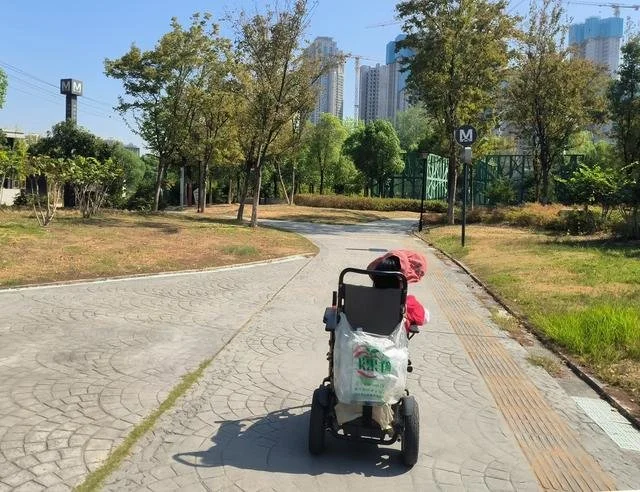 “轮椅红娘”的新苦恼:曾撮合7000对姻缘 但现在的年轻人不买账