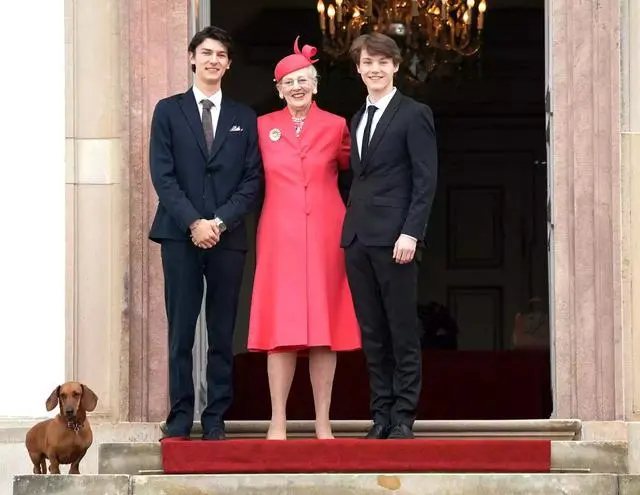 Royal Romance: Chinese Princess Wen Yali Captures Heart of British MP in Whirlwind Love Affair - News Directory 3