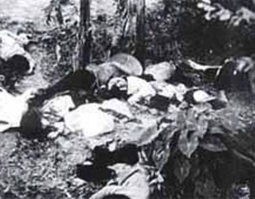 图为被韩国军队屠杀的越南妇女.