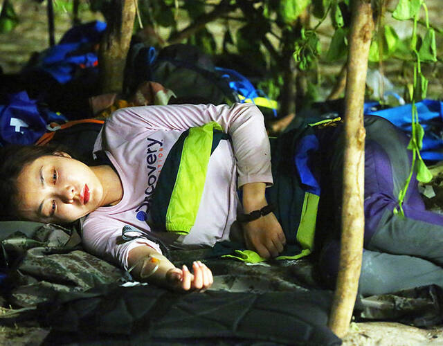 《我们的法则》吴奇隆体力透支 熊黛林饿出胃病晕倒