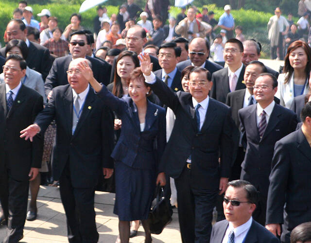 国共会面：总在国有大事时