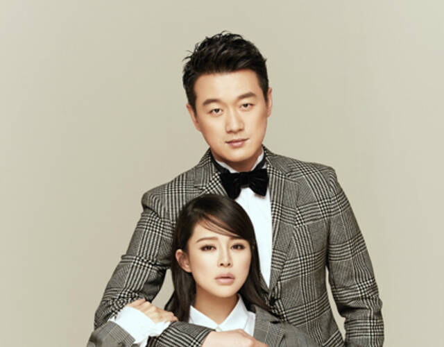 佟大为关悦携手登封面