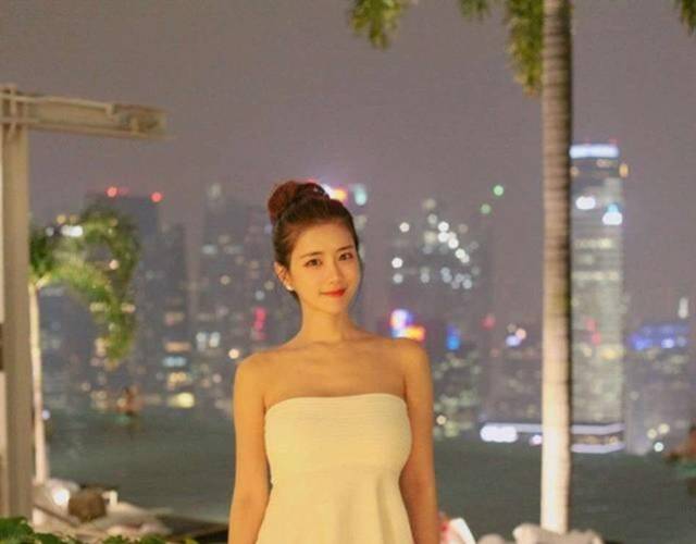 清纯女主播私照受追捧 网友:身材好到不科学