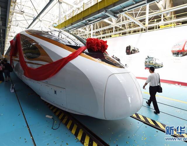 中国标准动车组命名"复兴号"