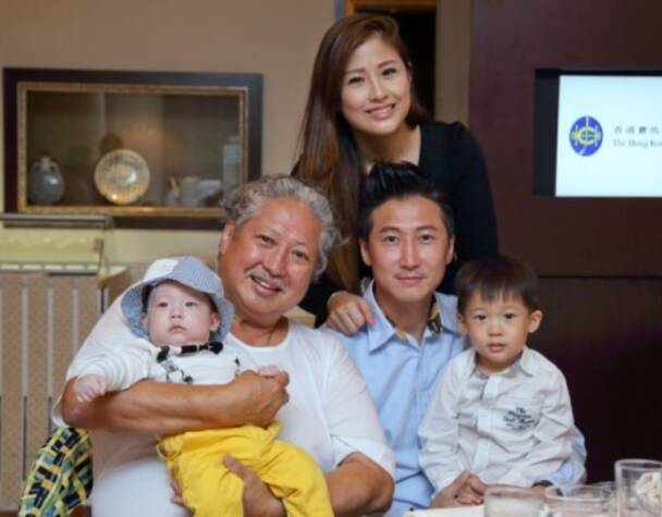 洪金宝为儿子庆生 混血娇妻与儿媳妇同框比美