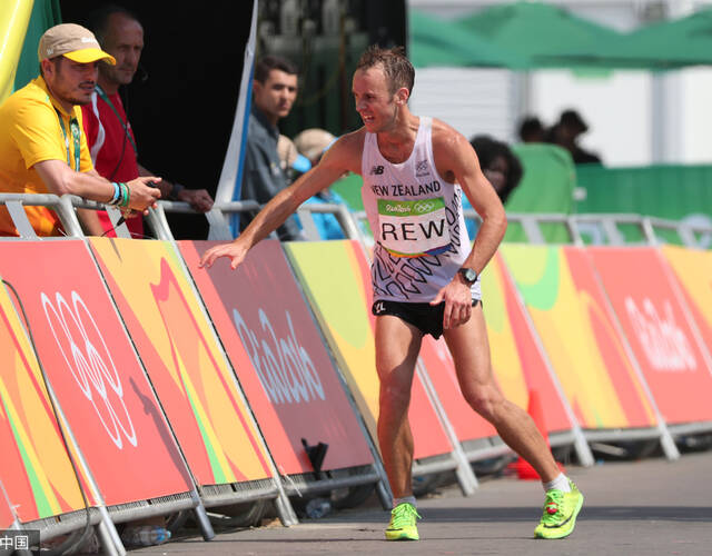 50公里竞走多位选手完赛虚脱