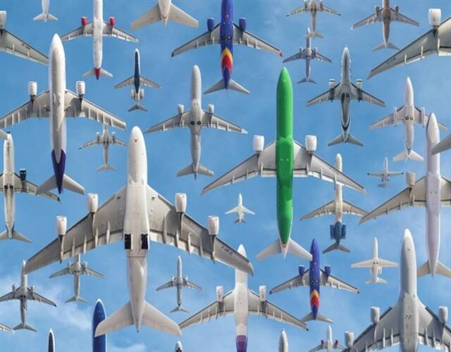 摄影师拍近百架飞机:ps"百机起飞"壮景