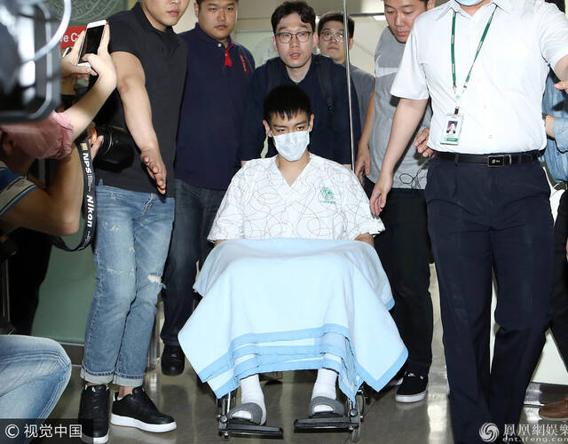 top坐轮椅被推出重症监护室 仅说了一句对不起