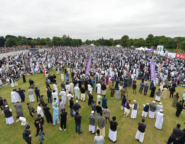 英国举办欧洲最大开斋节活动 超10万穆斯林参加