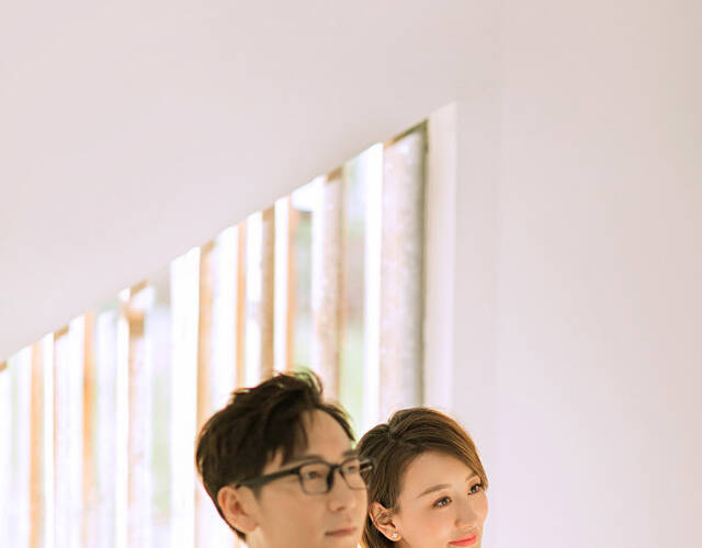 主持人李好晒全家福 妻子怀二胎肚大如箩
