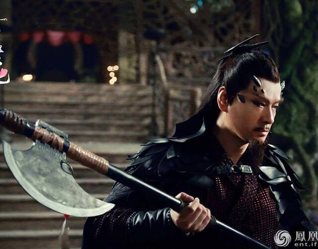 连奕名饰演擎苍.