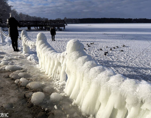 据悉,波兰温度降至摄氏零下25度,至少10人因严寒或暖炉故障致一氧化碳