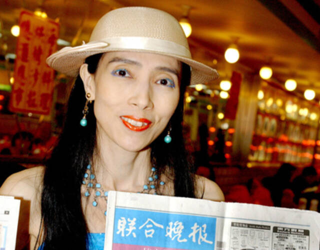 富婆许纯美遭嫩夫抛弃 住院4个月切右肺保命