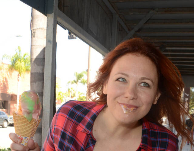 哈登绯闻女友挤乳沟舔胸