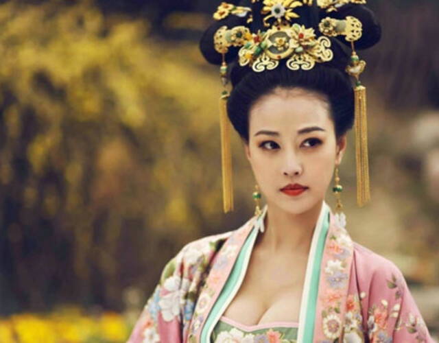 出席于台北举办的记者会,多年没来台湾和观众见面的她此次也特别慎重