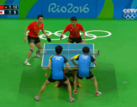 腰伤严重的张继科一度不敢移动,甚至申请了了医疗暂停,最终与刚刚输球