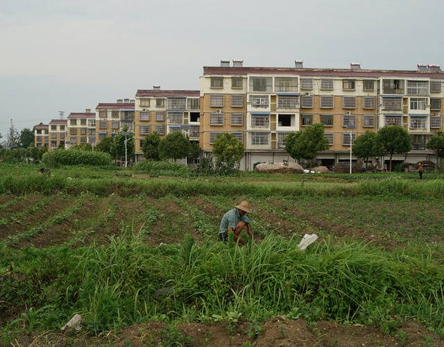 为了安置采煤塌陷区的农民而修建的安置小区之一—滨河新村安置小区