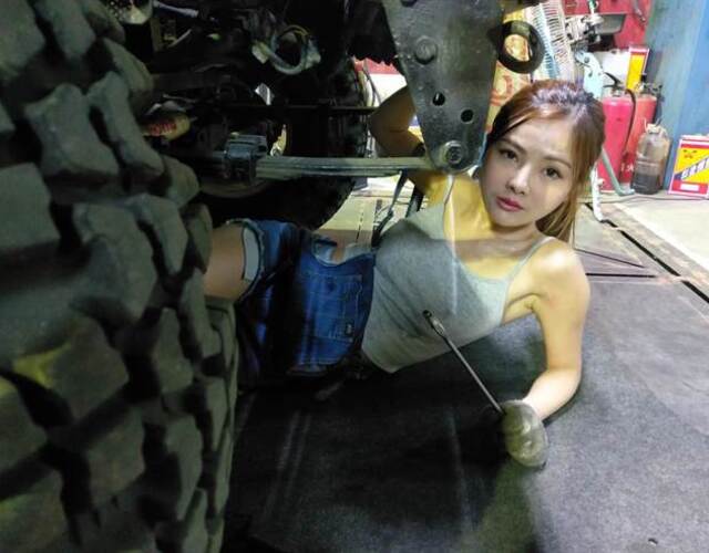 爆乳修车妹真实身份曝光