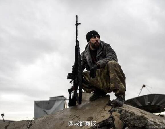 一个人,一杆枪,守住这座城