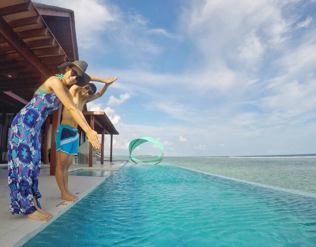 叶一茜和田亮马尔代夫度假 大方发"福利"秀身材