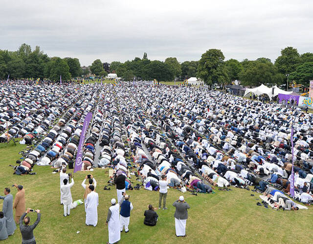 英国举办欧洲最大开斋节活动 超10万穆斯林参加