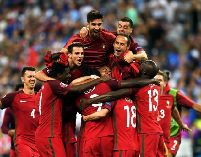北京时间7月11日凌晨3点,引人瞩目的2016年欧洲杯决赛打响,葡萄牙1