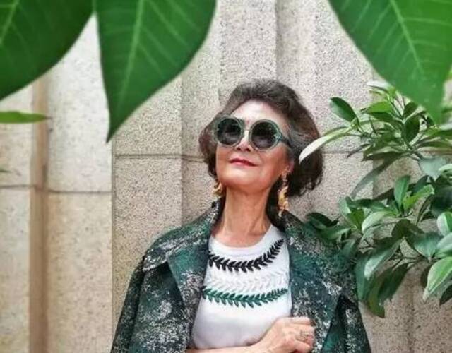 73岁玩哈雷 她可能是全中国最时尚的奶奶