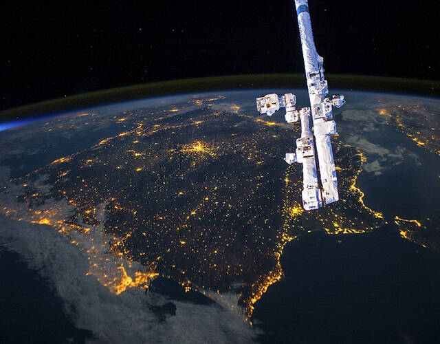 NASA宇航员公布太空美照 令人惊叹