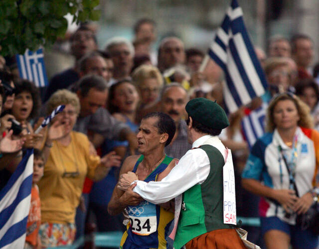 2004年4月29日,希腊雅典,雅典奥运会的最后一项比赛——男子马拉松