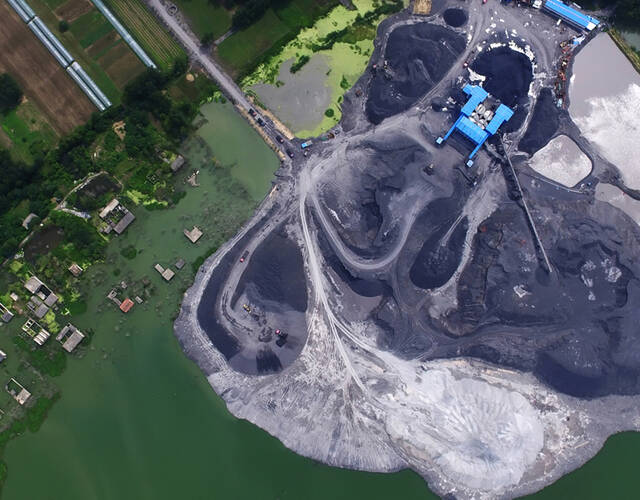 因煤矿而淹没的村庄