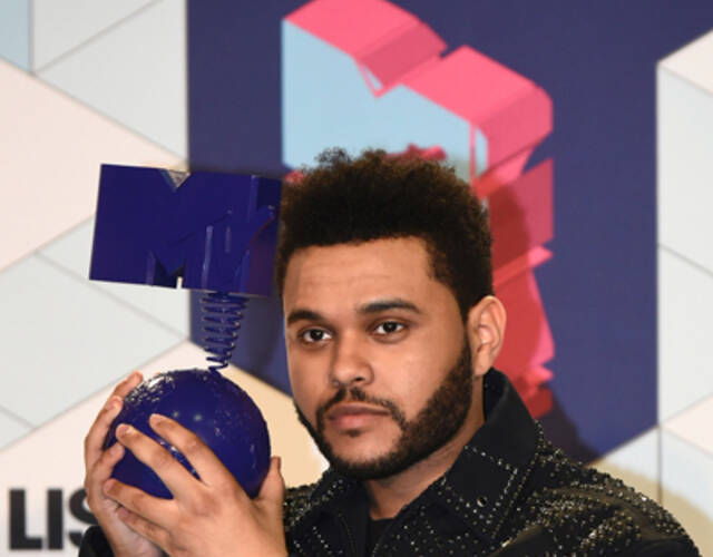 盆栽哥发型清爽变大叔.