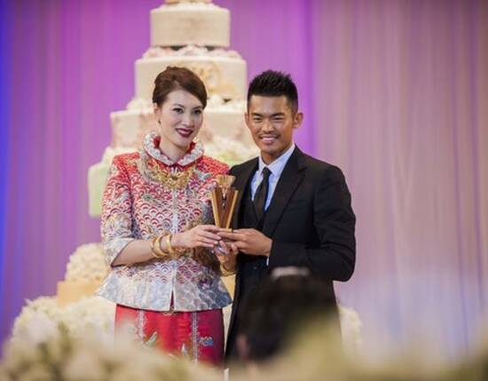 两人婚礼现场图.