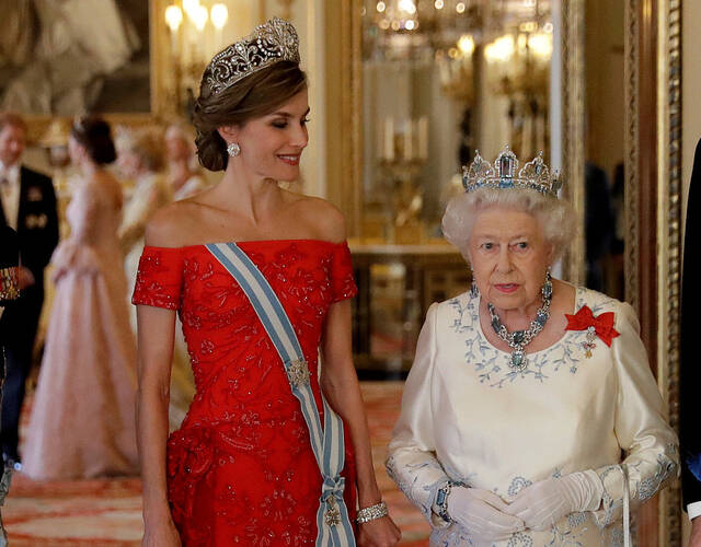 西班牙国王和英国女王图片